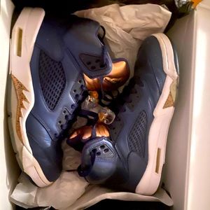 Men’s Size 8.5 Air Jordan Retro 5 Bronze Shoes